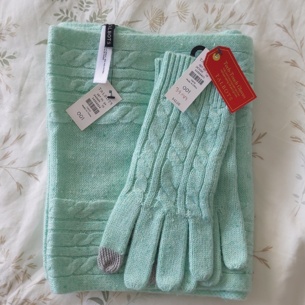 Talbots Light Green Knit Scarf and Gloves Set